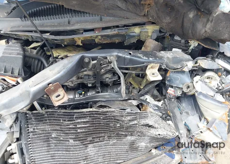 2001 Chrysler Town & Country Limited from USA, damaged, VIN 2C8GP64L51R208267